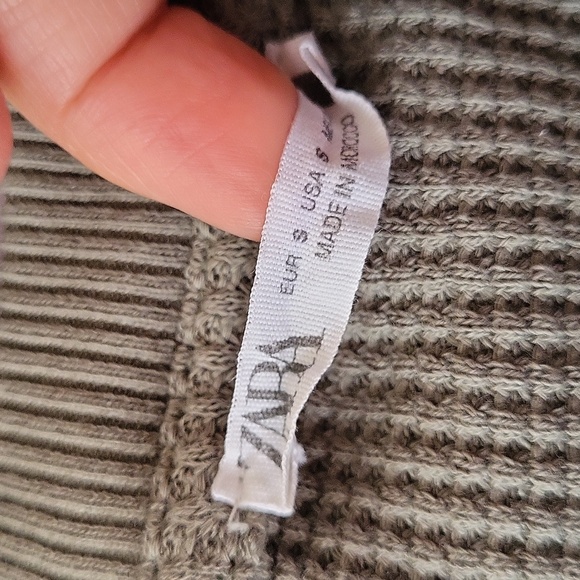 Zara Ribbed Crop Top - Picture 3 of 8